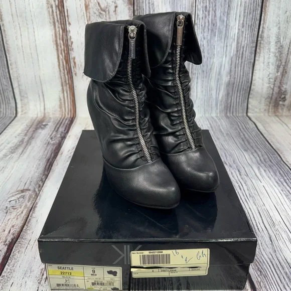 NWOT Kardashian Kollection Black Cuffed Heeled Boots with Zippered Design Size 9 - Picture 12 of 12
